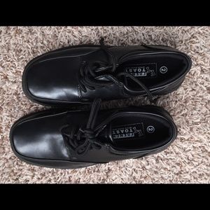 Like new dress shoes black